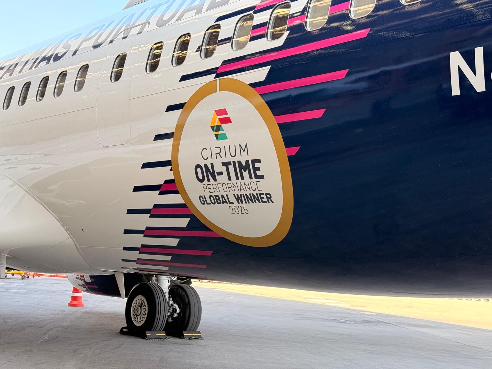 Cirium On-Time Performance Award on an Aeromexico airplane