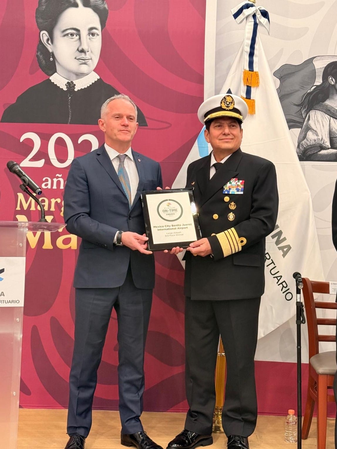 Jeremy Bowen presents the On-Time Performance Award.